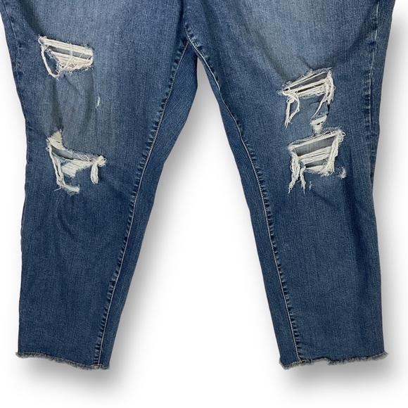 Torrid Crop Boyfriend Womens Jeans Sz 22 Distressed Frayed Hem Stretch Denim - Picture 4 of 12